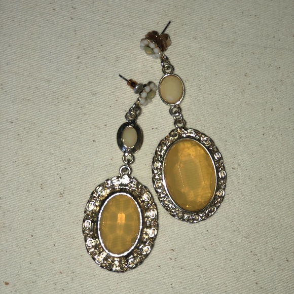 Vintage yellow stone earrings - Picture 4 of 4